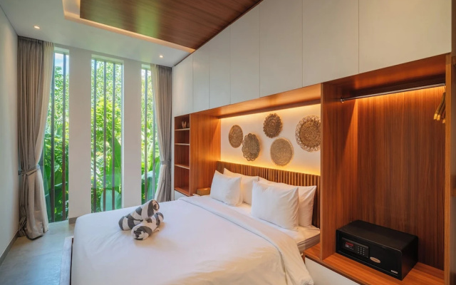 Elegant 5BR Canggu Villa 400m to Cafe Del Mar