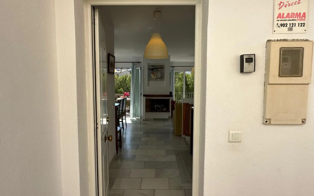 Spacious family villa Aljamar 8a