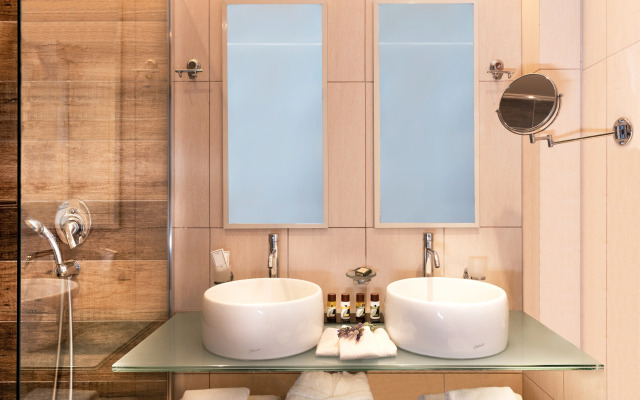 Kassandra Bay Resort, Suites & Spa