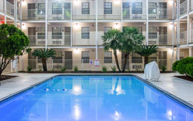 Studio 6 San Antonio, TX - Lackland AFB