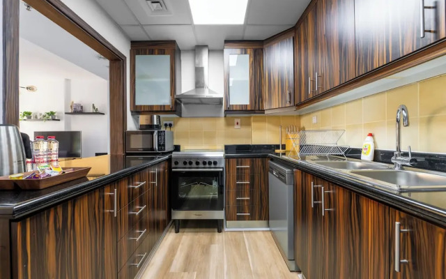 Luxe Marina View Retreat - 2BDRM