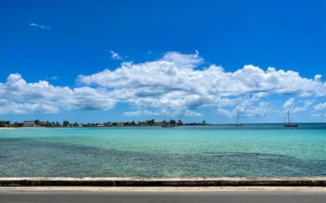 Folly Guest House by Eleuthera Vacation Rentals