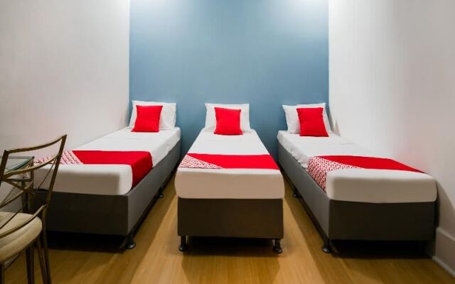 Oyo 131 Girassol Carioca