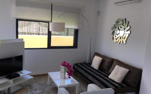 Adosado en 1ª linea del mar