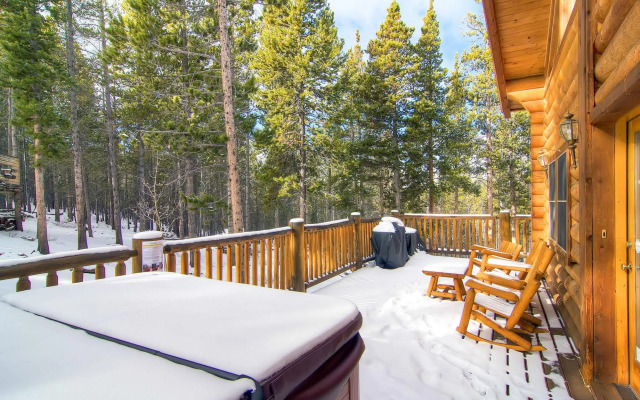 Snowshoe Retreat Boreas Pass by Pinnacle Lodging