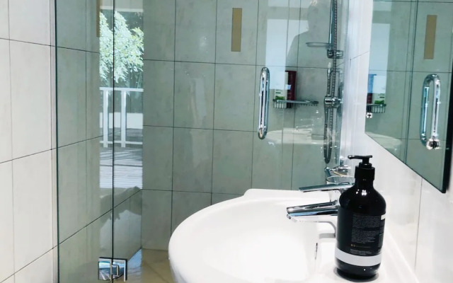 Boutique House with Endless Views