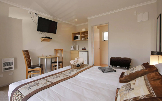 Big Five Motel