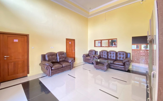 RedDoorz Syariah @ The Canal Homestay Probolinggo – Guest Rooms – Probolinggo