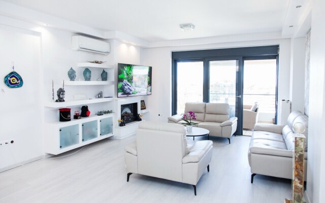 Luxury Apt in the center of Glyfada