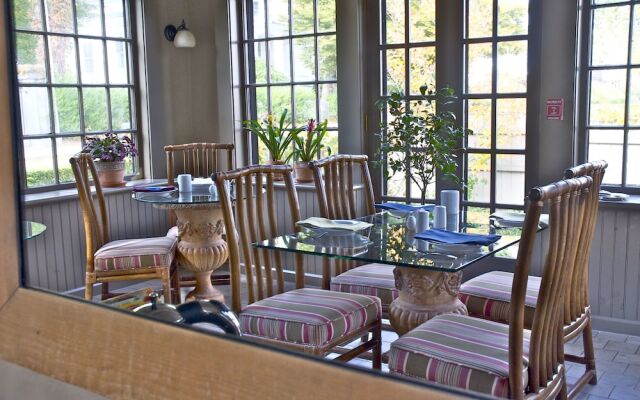 Hilltop Inn