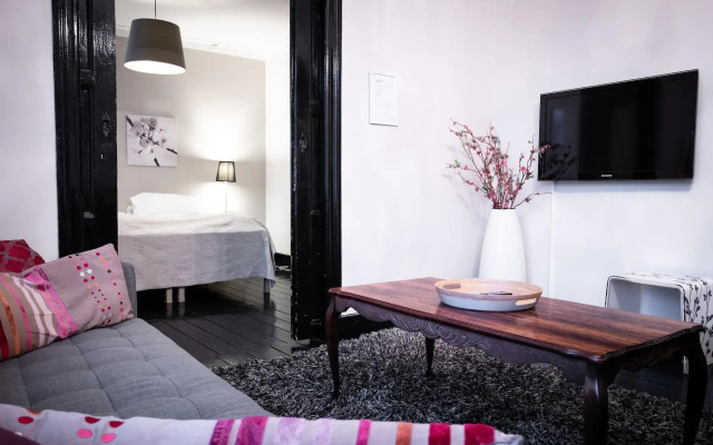 Luna Apartments