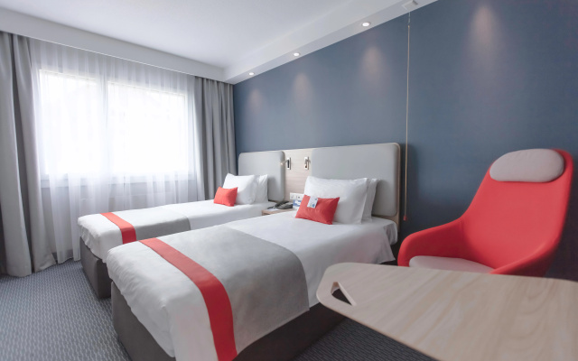 Holiday Inn Express Luzern - Neuenkirch by IHG – Guest Rooms – Neuenkirch