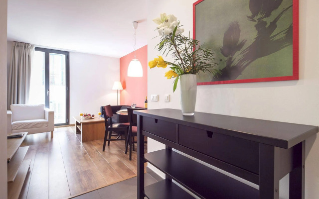 Inside Barcelona Apartments Sants