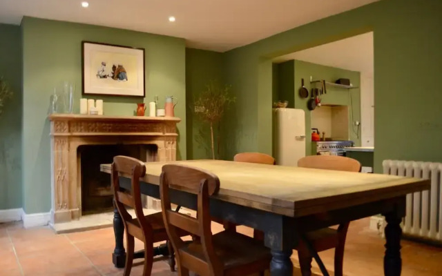 4 Bedroom Family Home in Islington