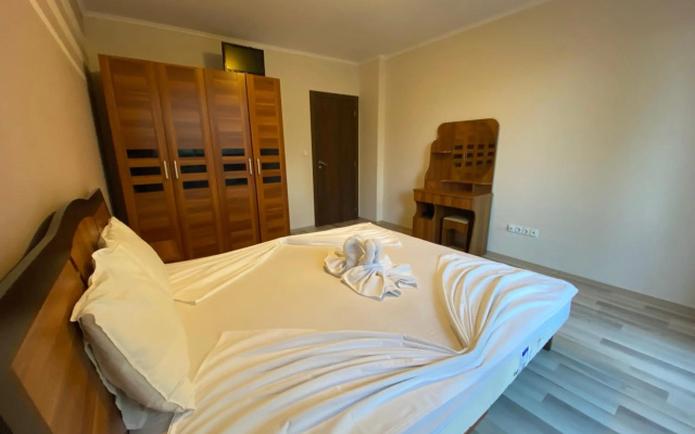Private Cozy Apartment Admiral Plaza A1