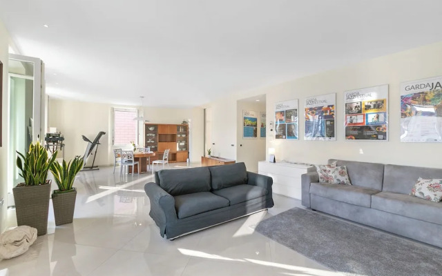 Life & View Luxury Apartment