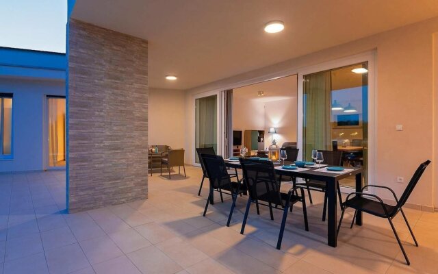 Villa Aura