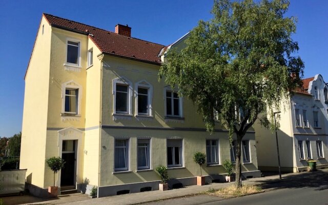 a-domo Apartments Oberhausen - Moderne Wohnungen und Studio Apartments - Gute Anbindung ideal für 1 - 5 Personen