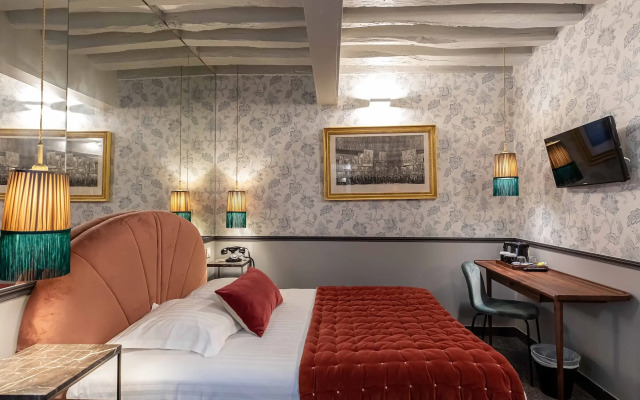 Dauphine Saint Germain Hotel