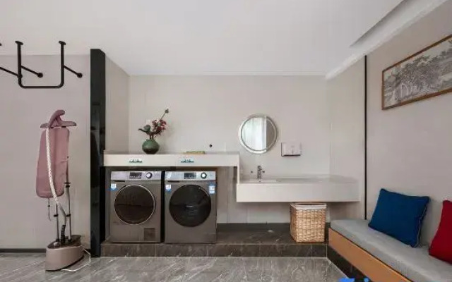 QIANNA HOTEL GLORIOUS（Luoyang Yingtianmen Xigong Xiaojie Store）