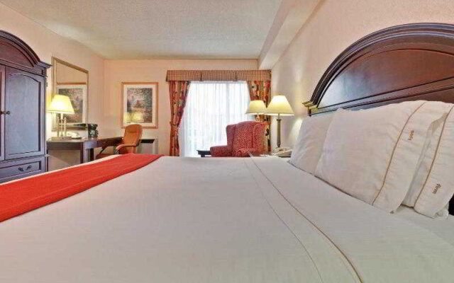 Quality Inn & Suites Toronto West 401-Dixie