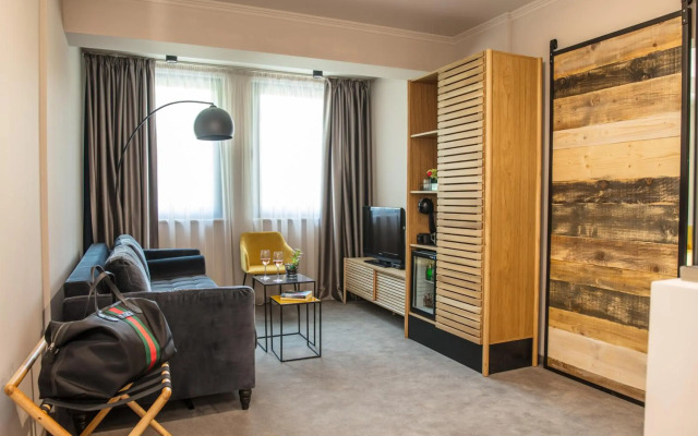 Reverence Hotel