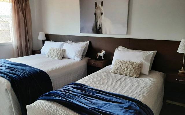 Tourist Road - 2 Bedroom Unit - WiFi