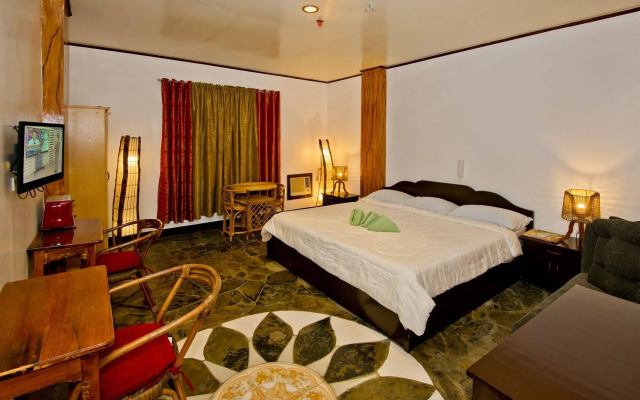 La Charica Inn & Suites