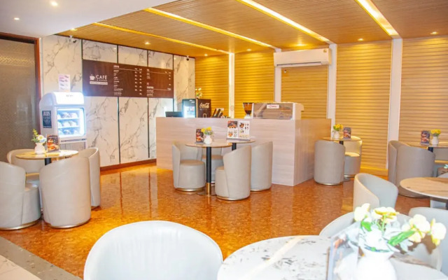 Ht9 Hotel