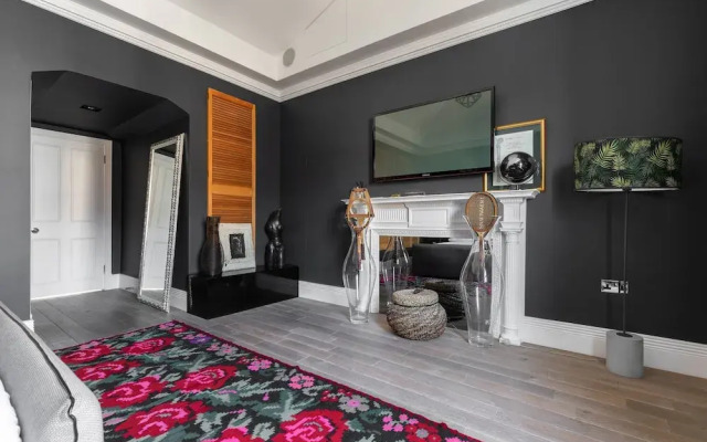 Hans Road II by Onefinestay