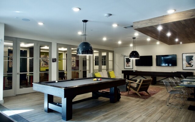 Hidden Gem of Dallas, 6 Mins Aacenter