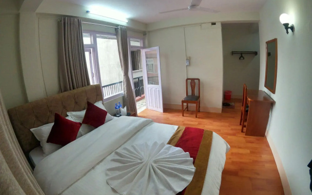 Om Tara Guest House