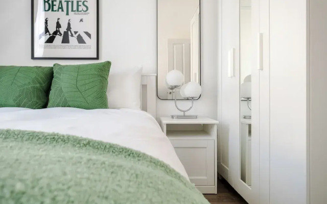 Luxury 4 Bedroom House in Central London