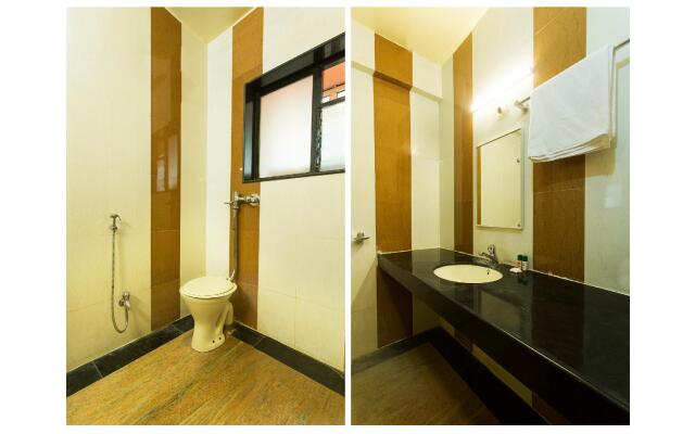 OYO 11091 Hotel Silver Court