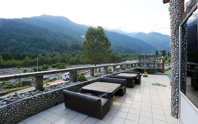 OYO 9392 Villa Riverine