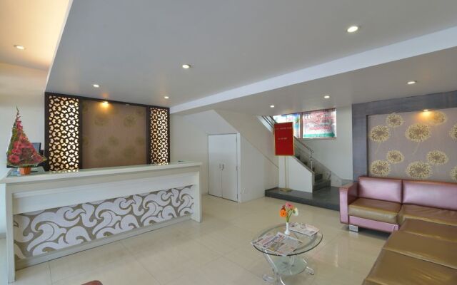 OYO 4448 Hotel Suresh Plaza