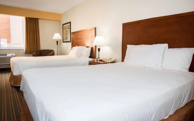 Airport Plaza Inn & Conference Center