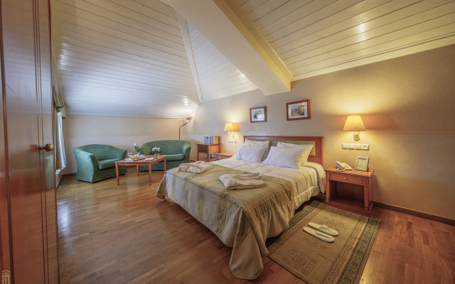 Rex Hotel