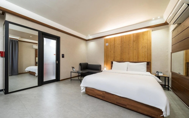 Sky Hotel