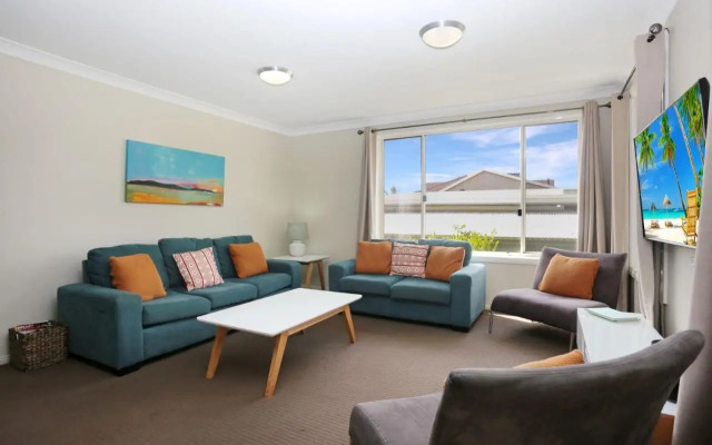 Aquarius Apartment 4