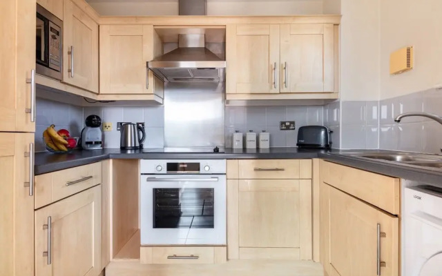 Charming 1BR Near Tower Bridge Walks