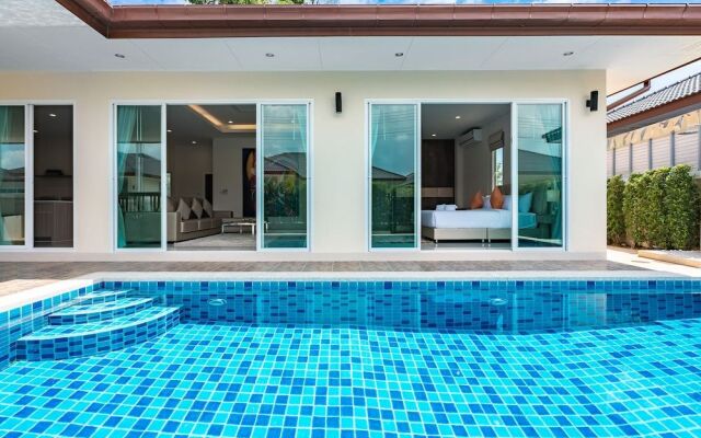 Luxury Pool Villa A18