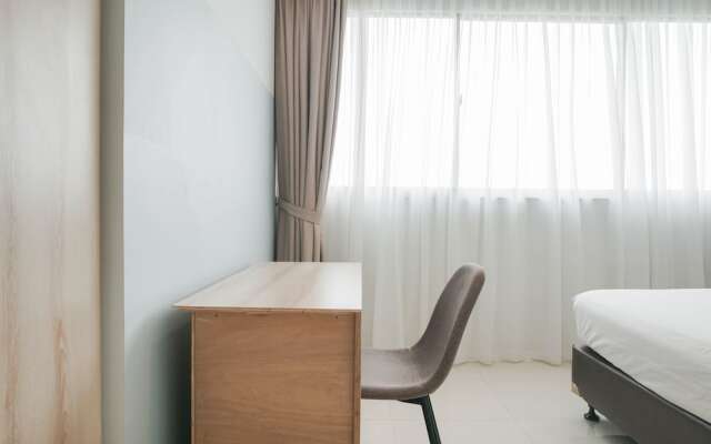 Comfortable And High Floor 1Br Paddington Heights Apartment