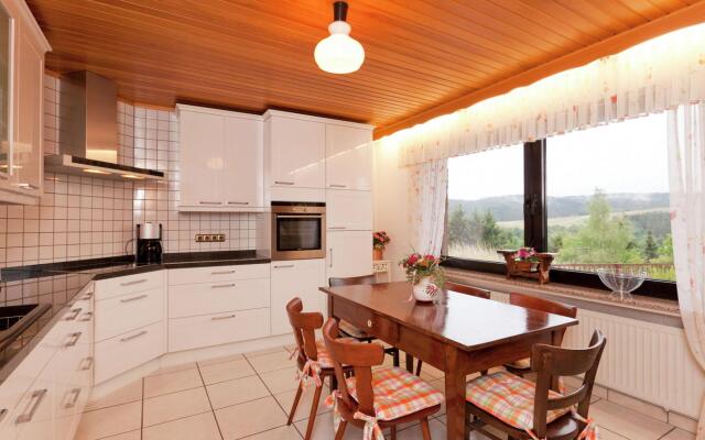 Spacious, Comfortable 5-pers House on the Ground Floor