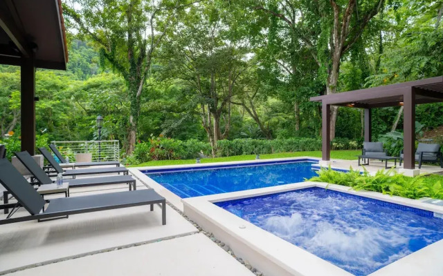 - Casa Cenizaro Six Bedroom Private Pool Family