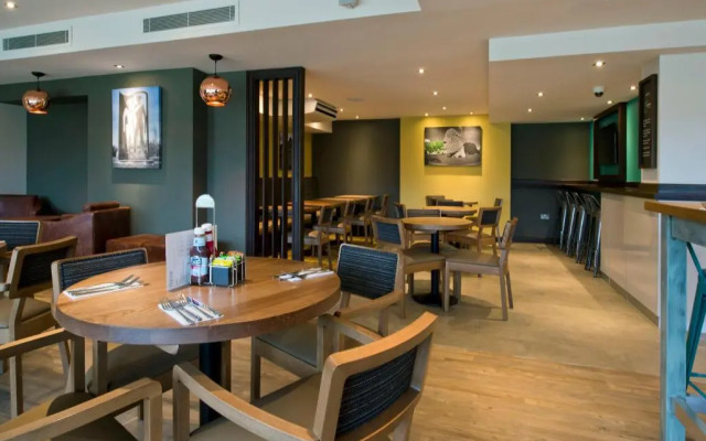 Premier Inn Newbury Town Centre South A339