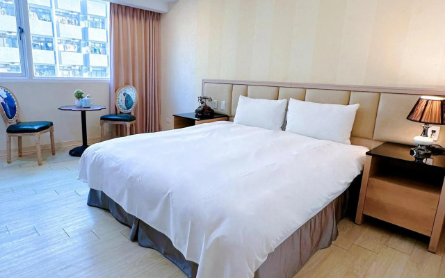 Champs Elysees Hotel