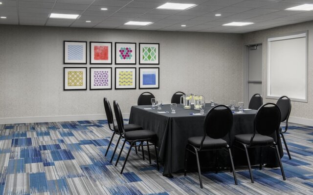 Holiday Inn Express Calgary North