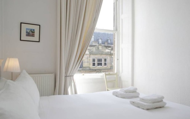 2 Bedroom Flat In New Town