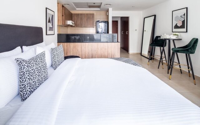 Modern Rustic Studio Apartment in Downtown Dubai